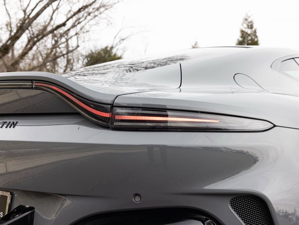 Used 2025 Aston Martin V8 Vantage Coupe image 45