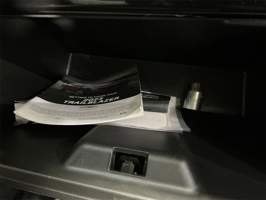 Used 2023 Chevrolet TrailBlazer LT image 31