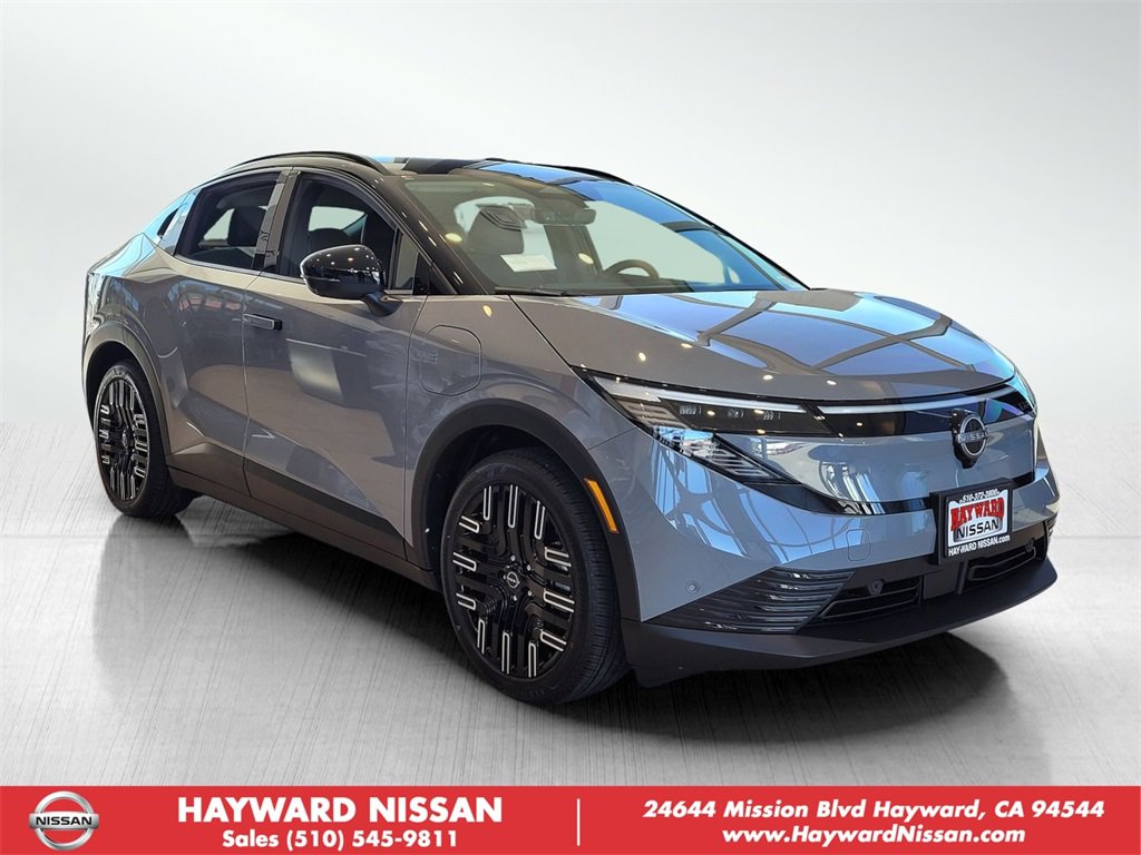 New 2026 Nissan Leaf Platinum+ w/ Cargo Package (Platinum+)