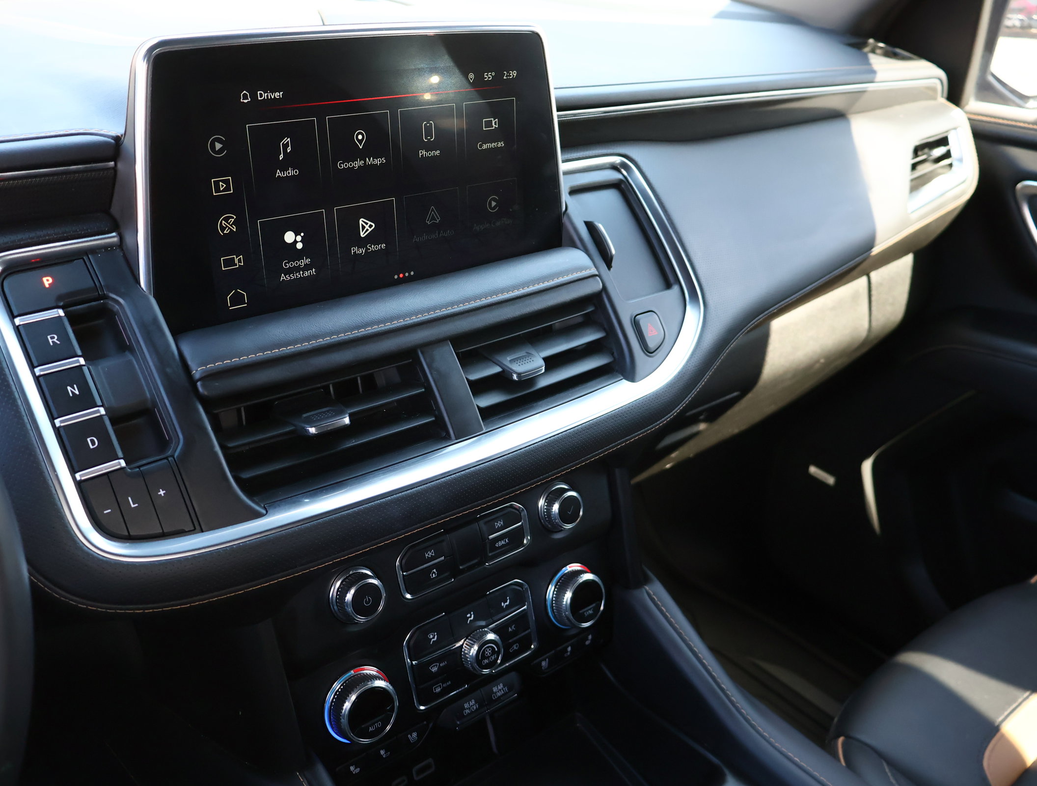 Used 2024 GMC Yukon AT4 w/ Technology Package AWD/4WD image 22