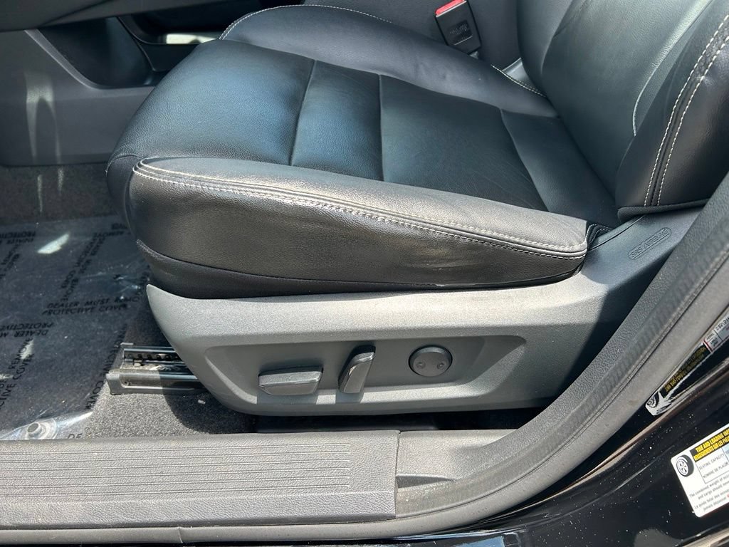 Used 2023 Nissan Rogue SL w/ SL Premium Package FWD image 17