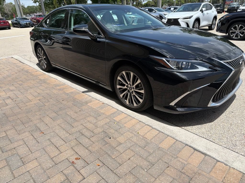 Used 2019 Lexus ES 300h w/ Premium Package FWD image 1