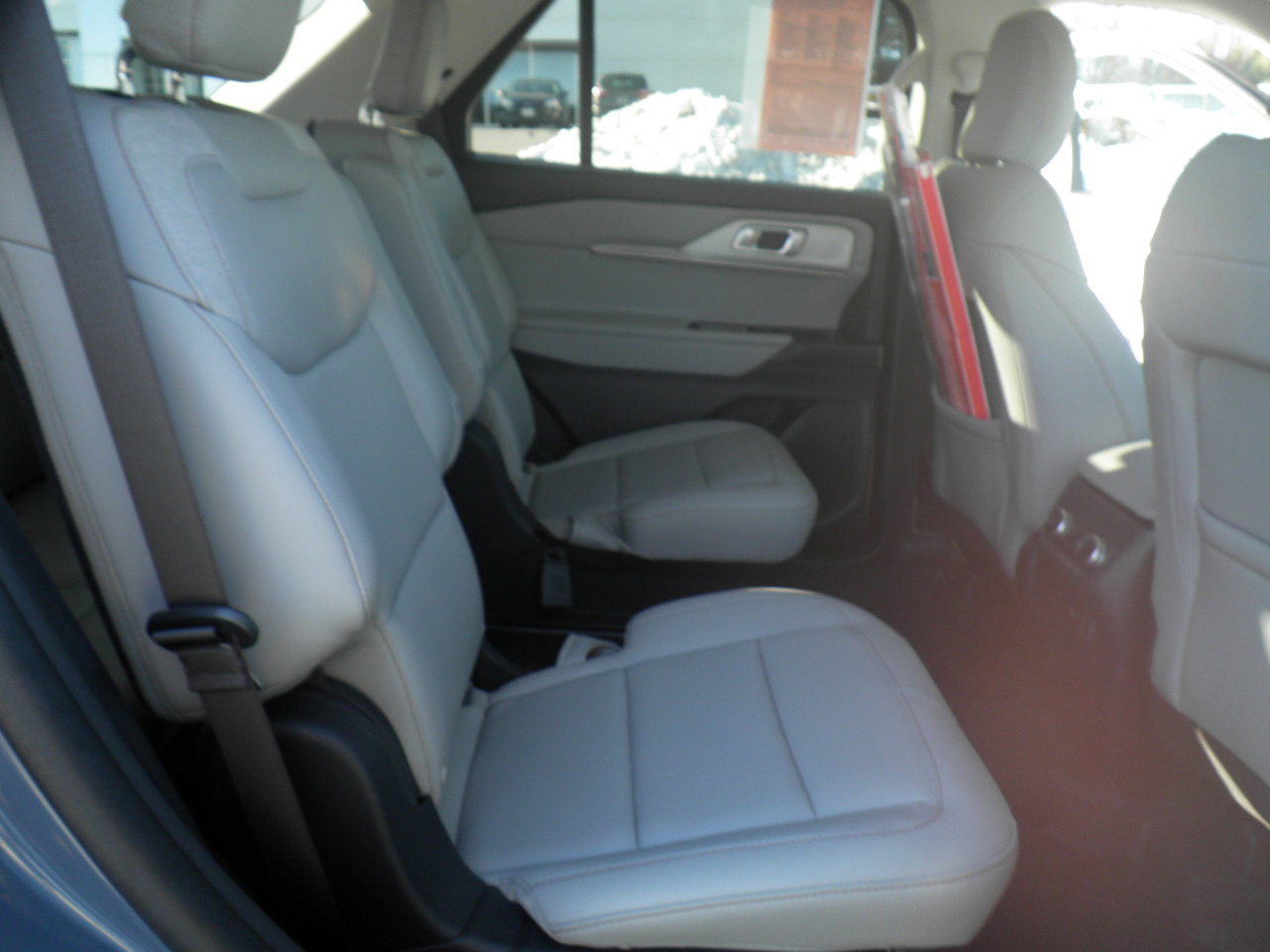 Certified 2025 Ford Explorer Active w/ Active Comfort Package image 22