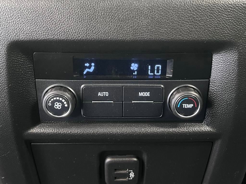 Used 2020 Chevrolet Traverse LT w/ Driver Confidence II Package image 35