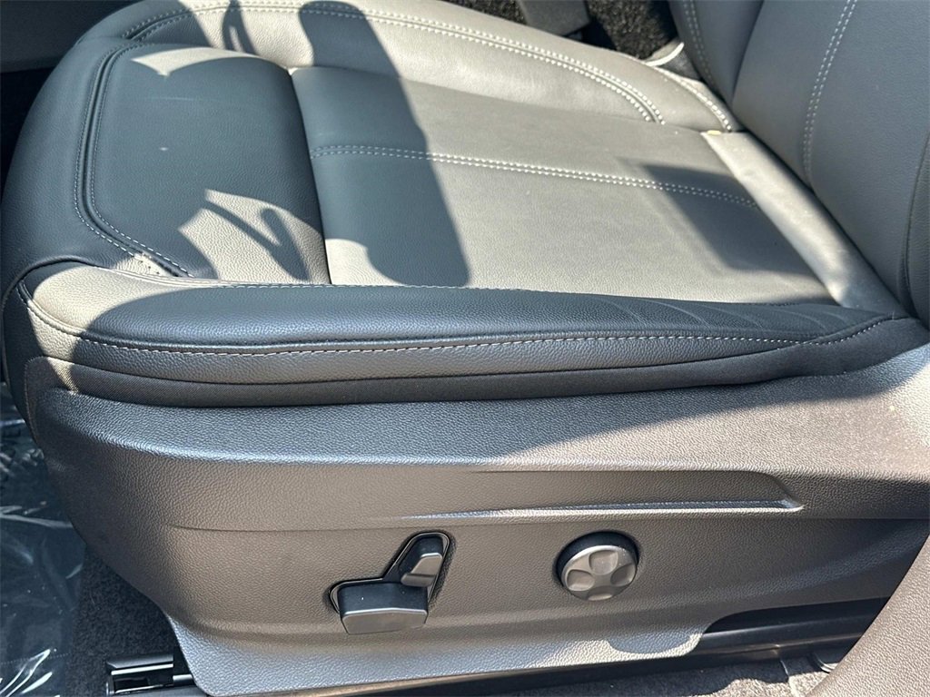 New 2025 Alfa Romeo Stelvio Sprint w/ Convenience Package image 17