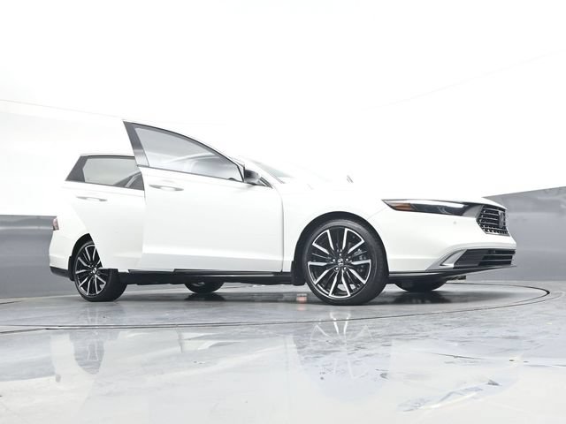 Used 2025 Honda Accord Touring image 42