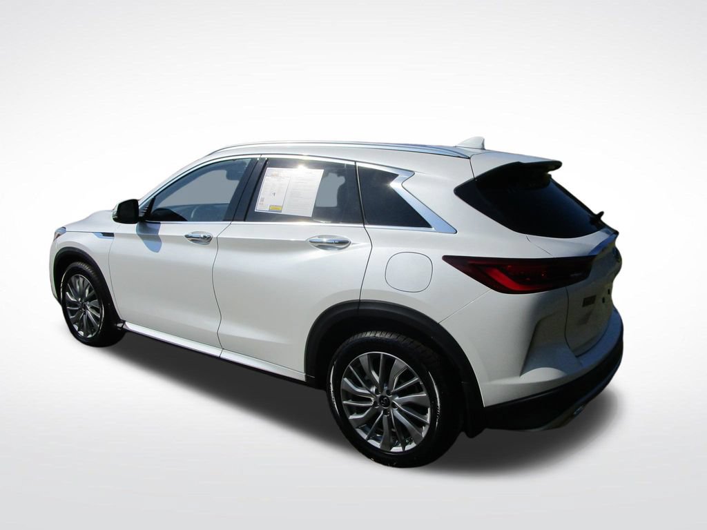 Used 2023 INFINITI QX50 Luxe w/ Cargo Package FWD image 4