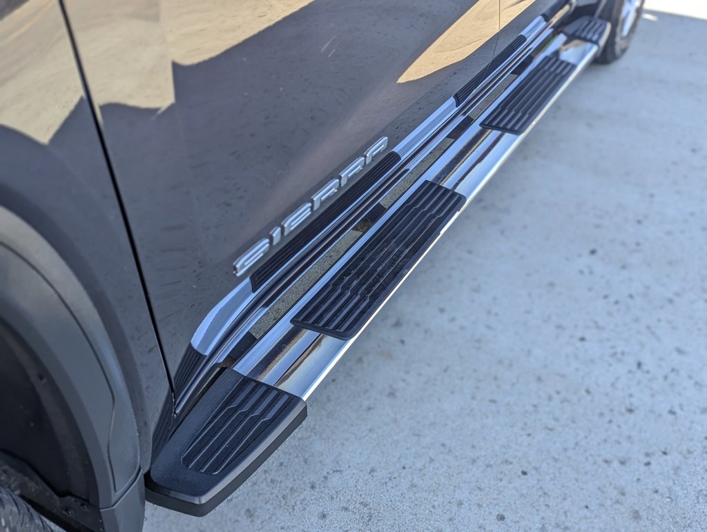 Used 2023 GMC Sierra 1500 SLT w/ SLT Premium Package image 17