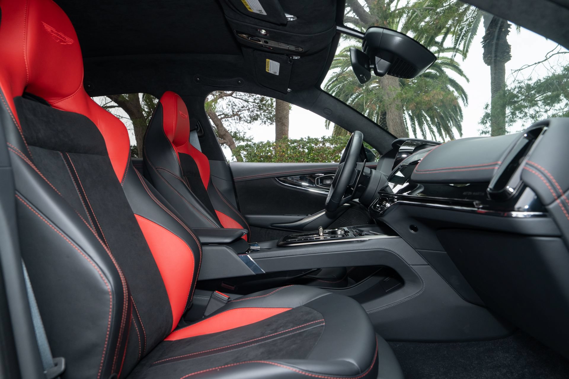 Used 2025 Aston Martin DBX 707 AWD/4WD image 15