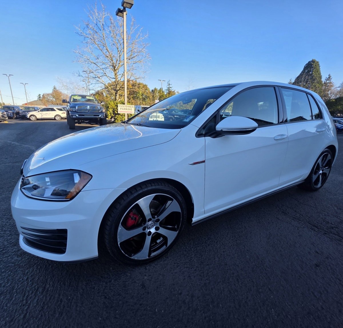 Used 2015 Volkswagen GTI SE FWD image 6