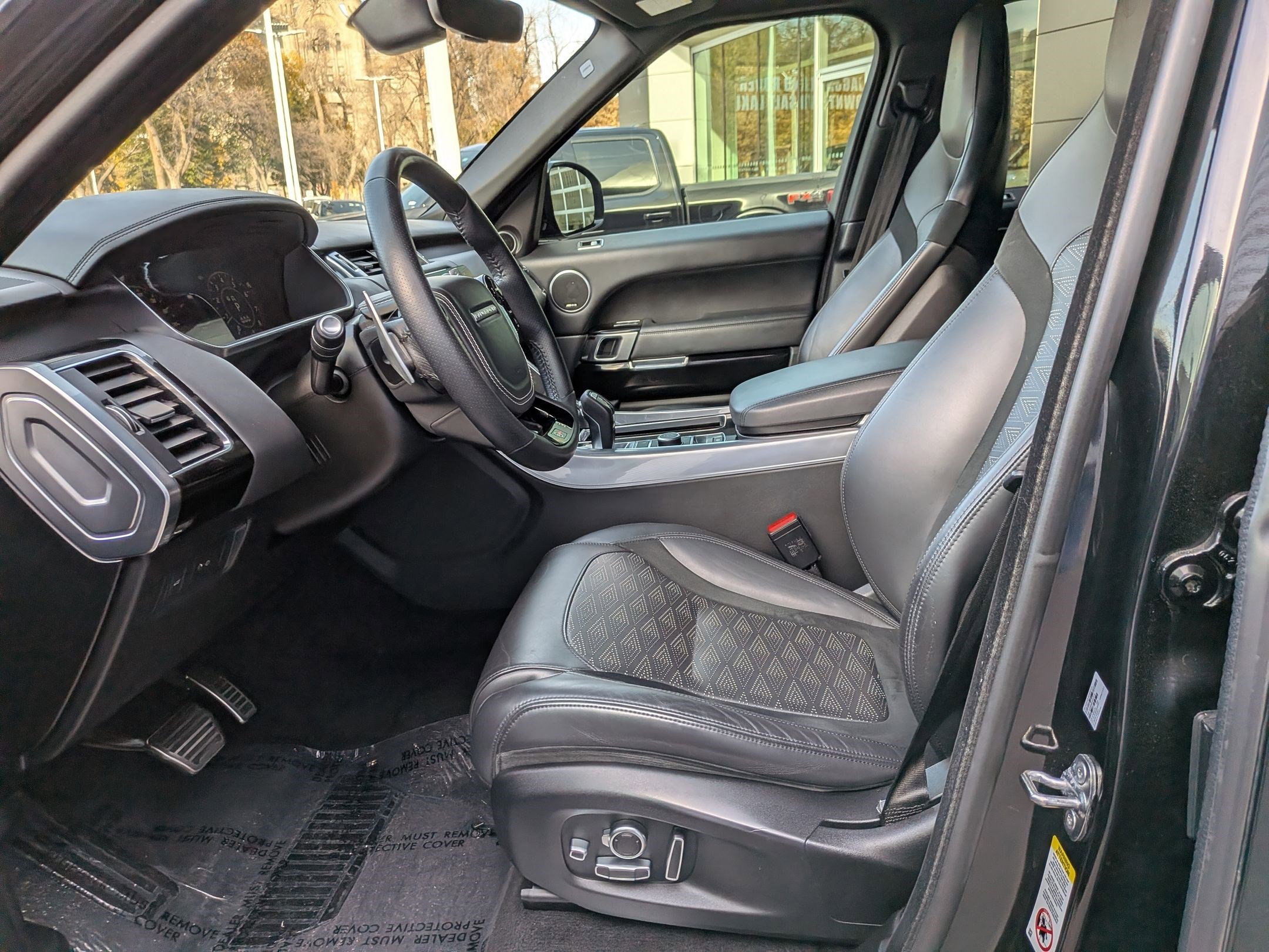 Used 2021 Land Rover Range Rover Sport SVR image 25