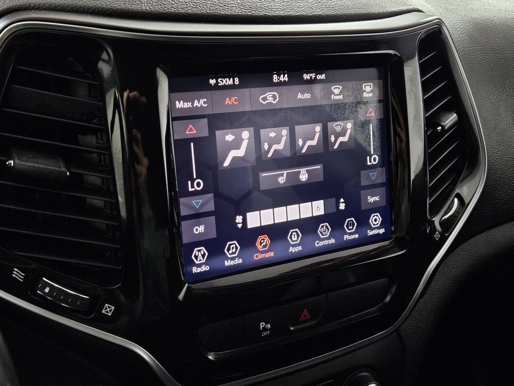 Used 2019 Jeep Cherokee Limited FWD image 11