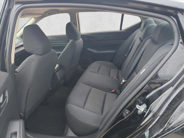 Used 2024 Nissan Altima 2.5 SV image 15