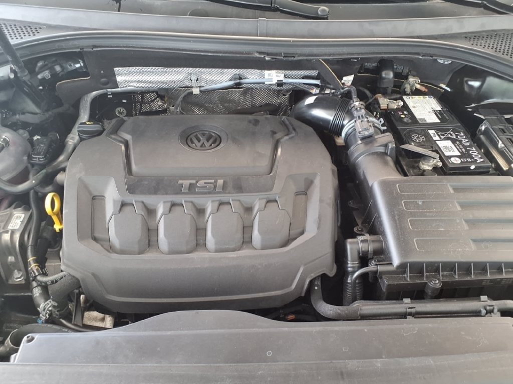Used 2024 Volkswagen Tiguan SE R-Line FWD image 40