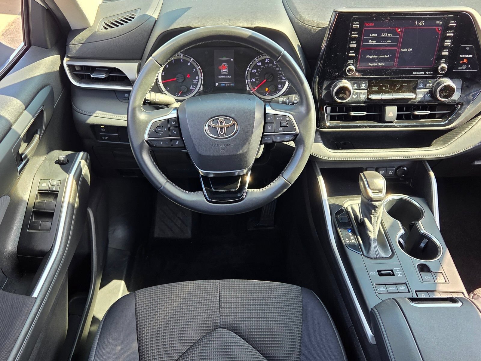 Used 2021 Toyota Highlander LE AWD/4WD image 7