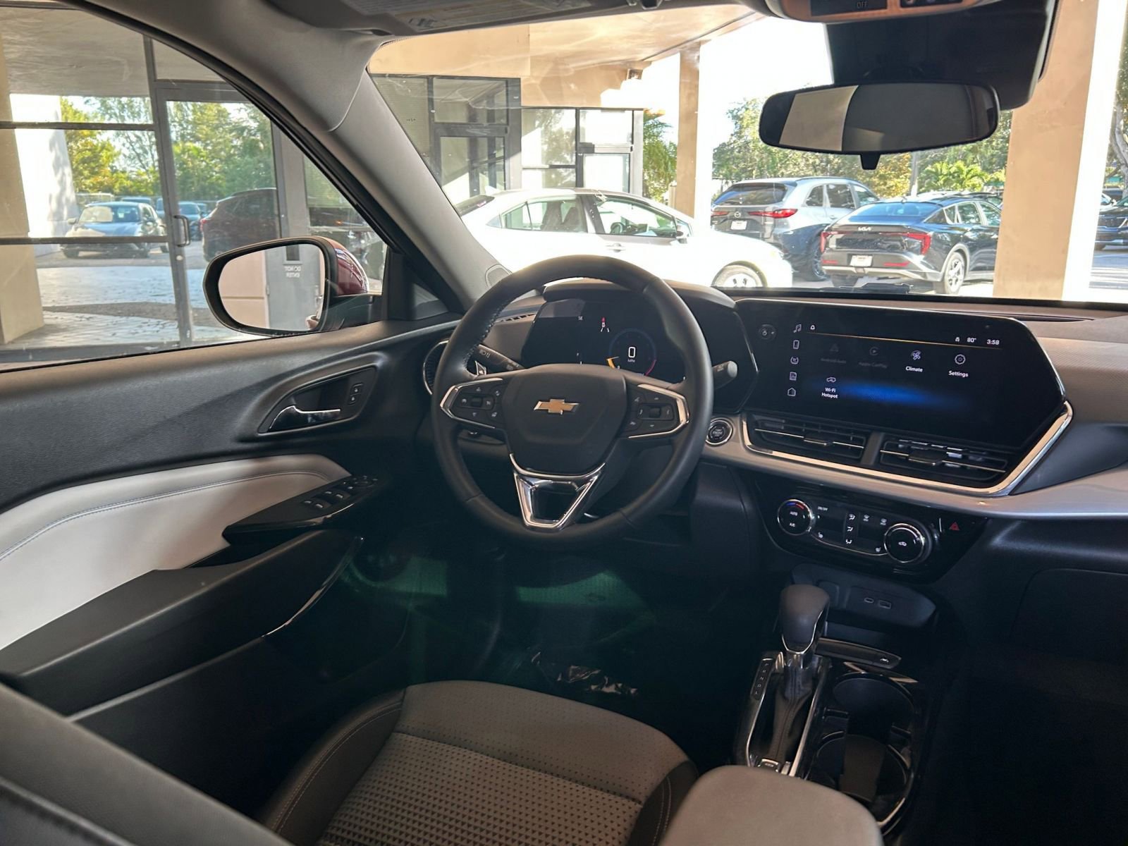 Used 2025 Chevrolet Trax LT w/ LT Convenience Package image 28