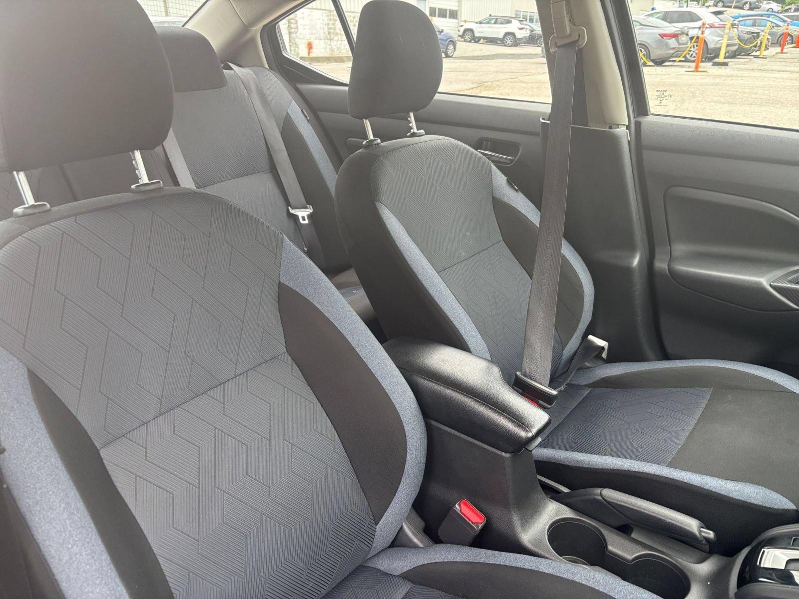 Used 2025 Nissan Versa SV FWD image 30
