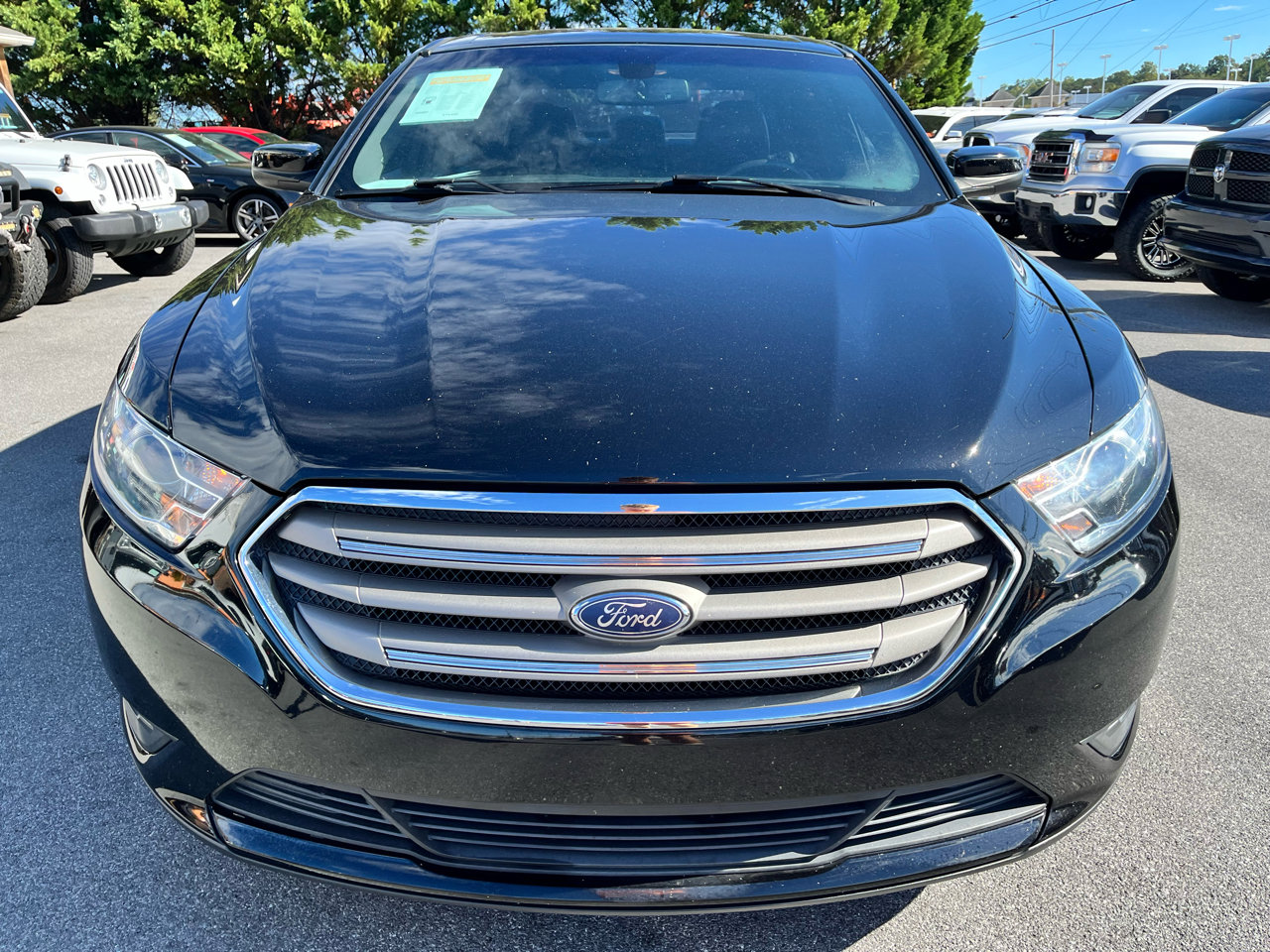 Used 2018 Ford Taurus SEL w/ Equipment Group 201A image 2