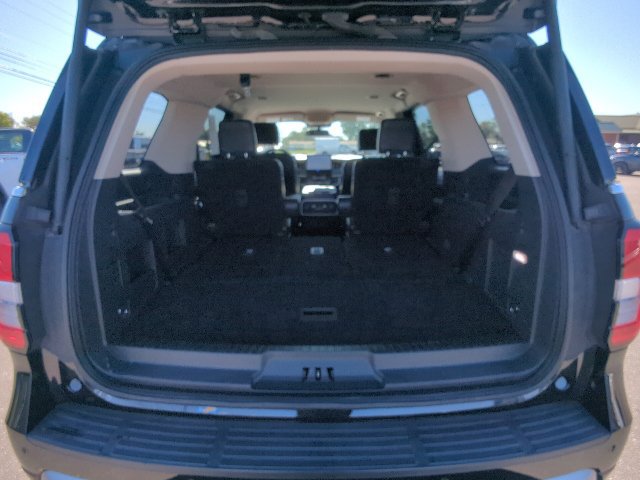 Used 2024 Ford Expedition XLT AWD/4WD image 40