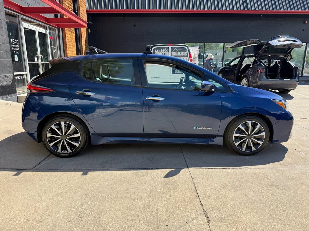 Used 2018 Nissan Leaf SL w/ SL Technology Package FWD image 6