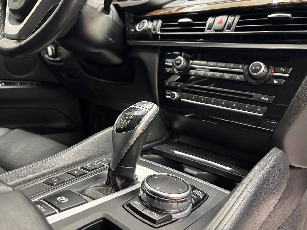 Used 2015 BMW X6 xDrive35i AWD/4WD image 28