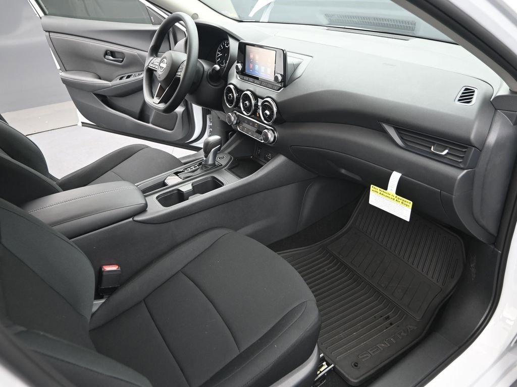 Used 2025 Nissan Sentra S image 24