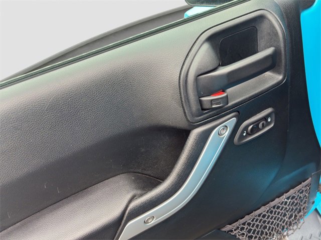 Used 2018 Jeep Wrangler Unlimited Sahara w/ Connectivity Group image 18