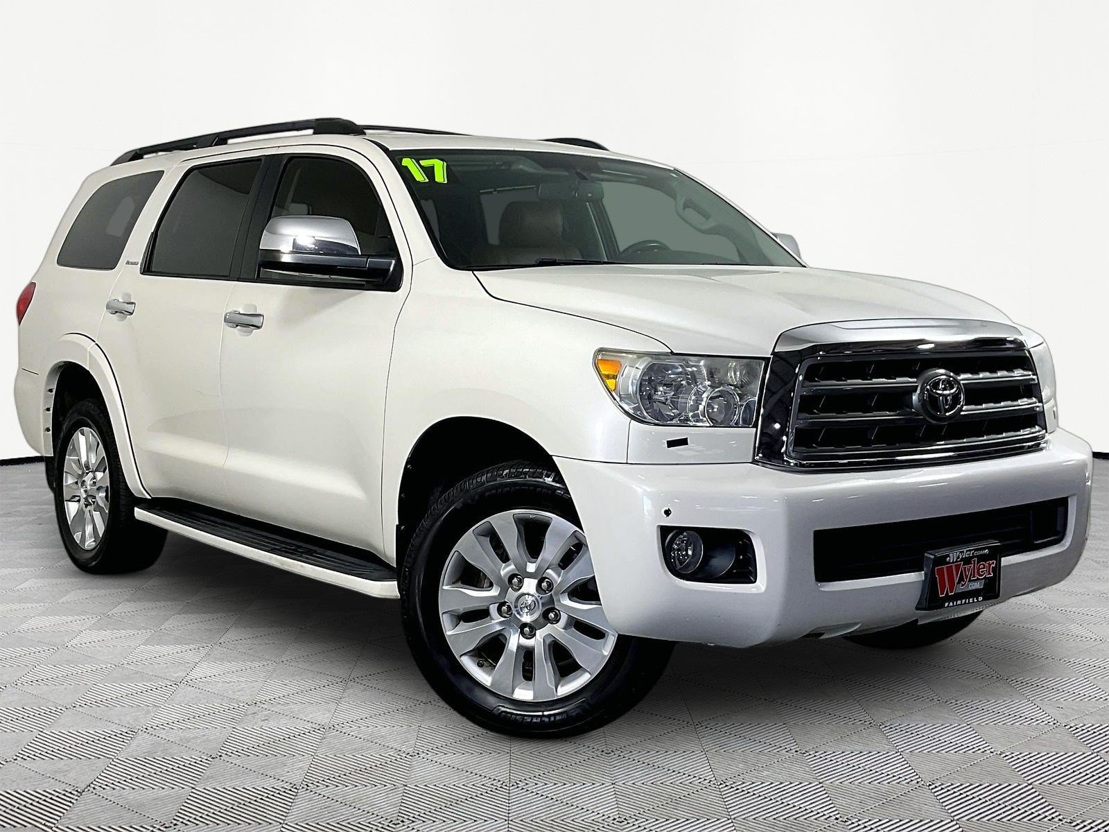 Used 2017 Toyota Sequoia Platinum RWD image 3