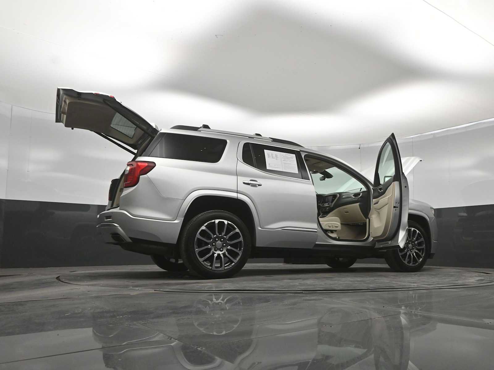 Used 2020 GMC Acadia Denali w/ LPO, Adventure Package AWD/4WD image 43