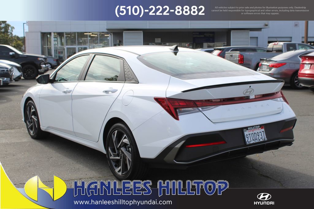Used 2025 Hyundai Elantra SEL image 9