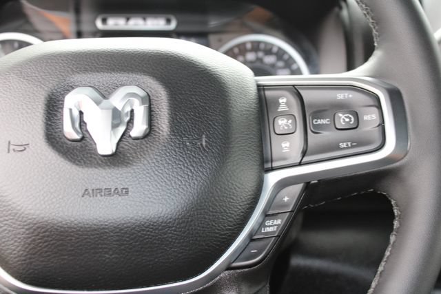 Used 2025 RAM 3500 Big Horn AWD/4WD image 33