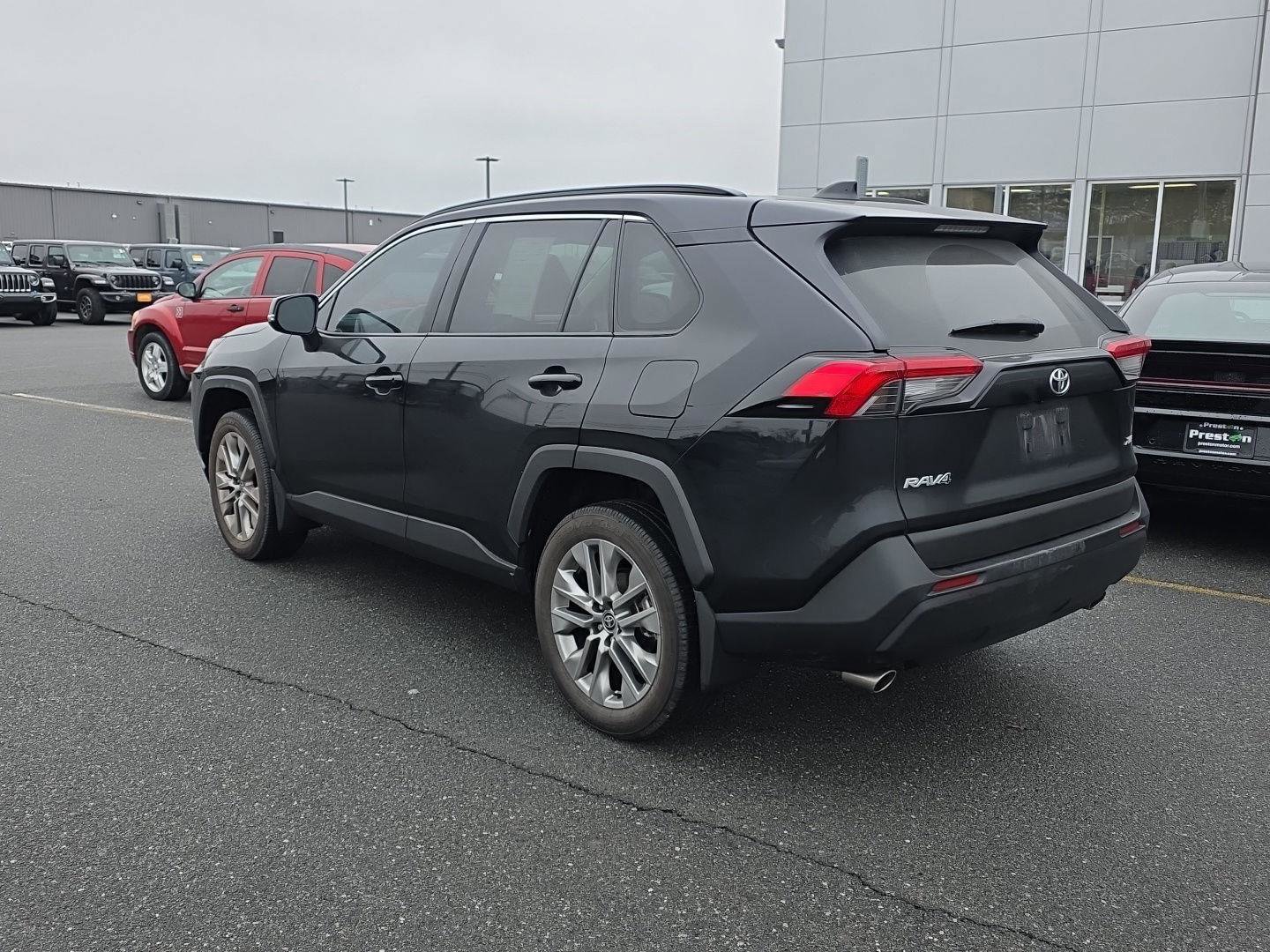 Used 2024 Toyota RAV4 XLE Premium image 17