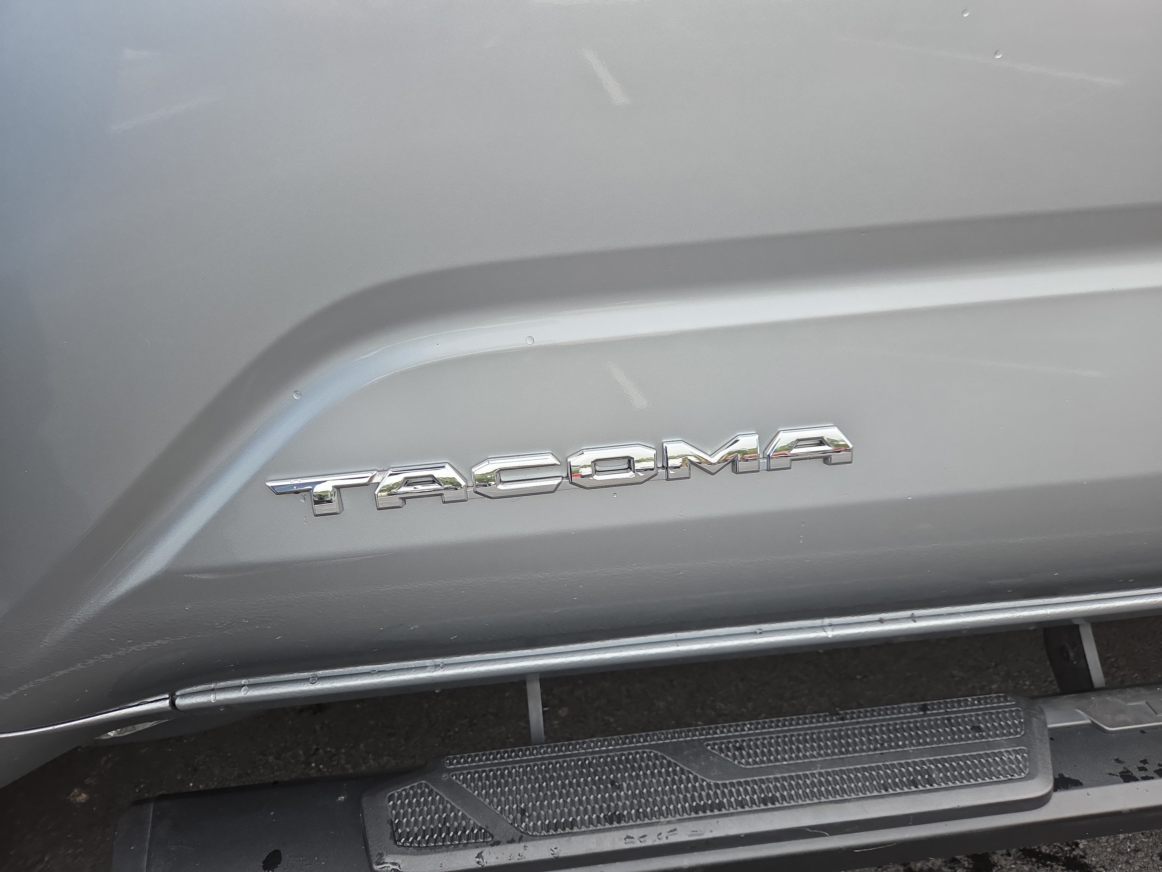 Used 2024 Toyota Tacoma SR5 AWD/4WD image 24