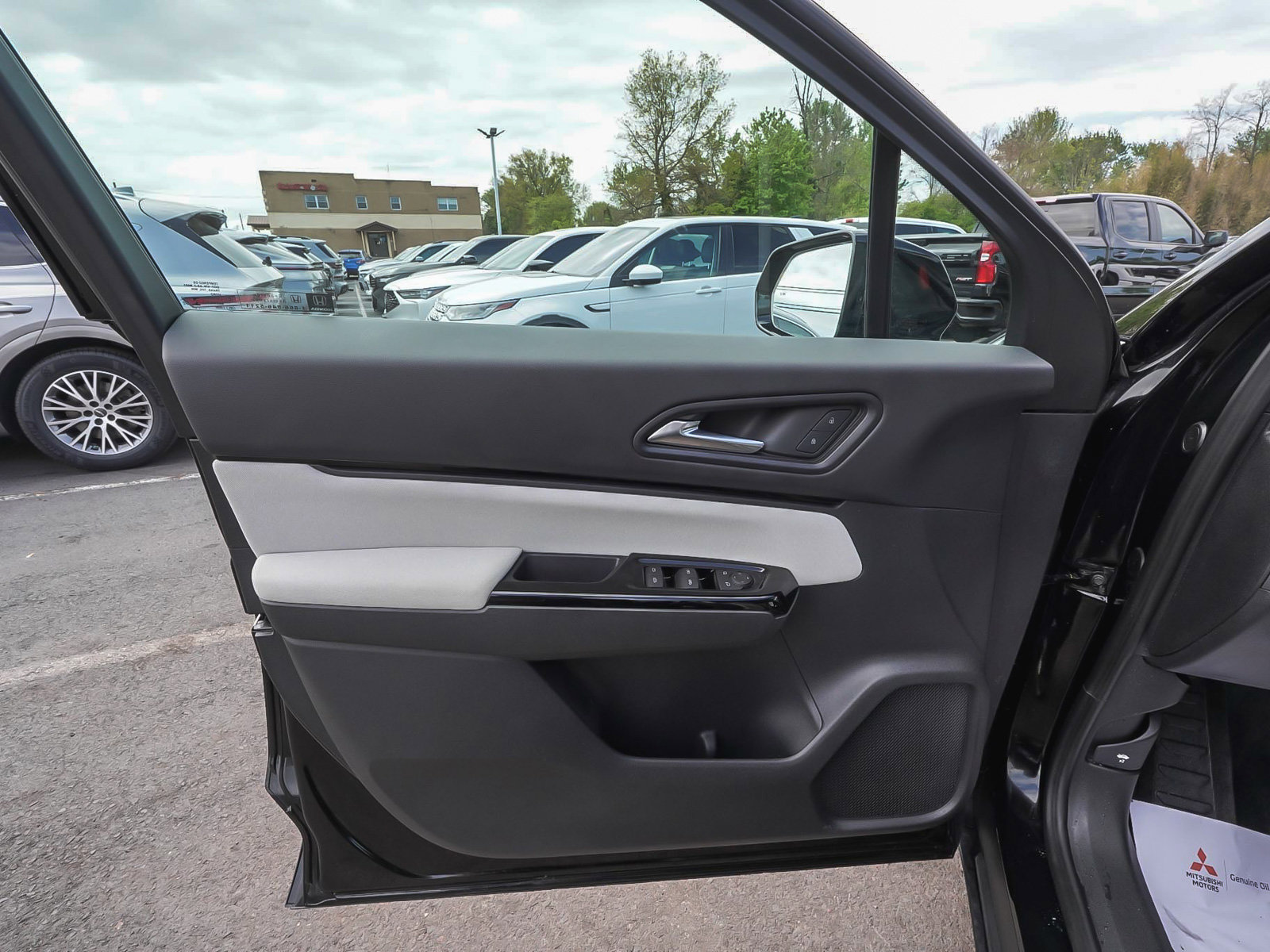 Used 2025 Honda Prologue EX image 9