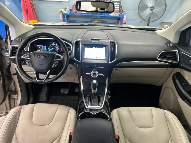 Used 2017 Ford Edge Titanium w/ Equipment Group 301A AWD/4WD image 13