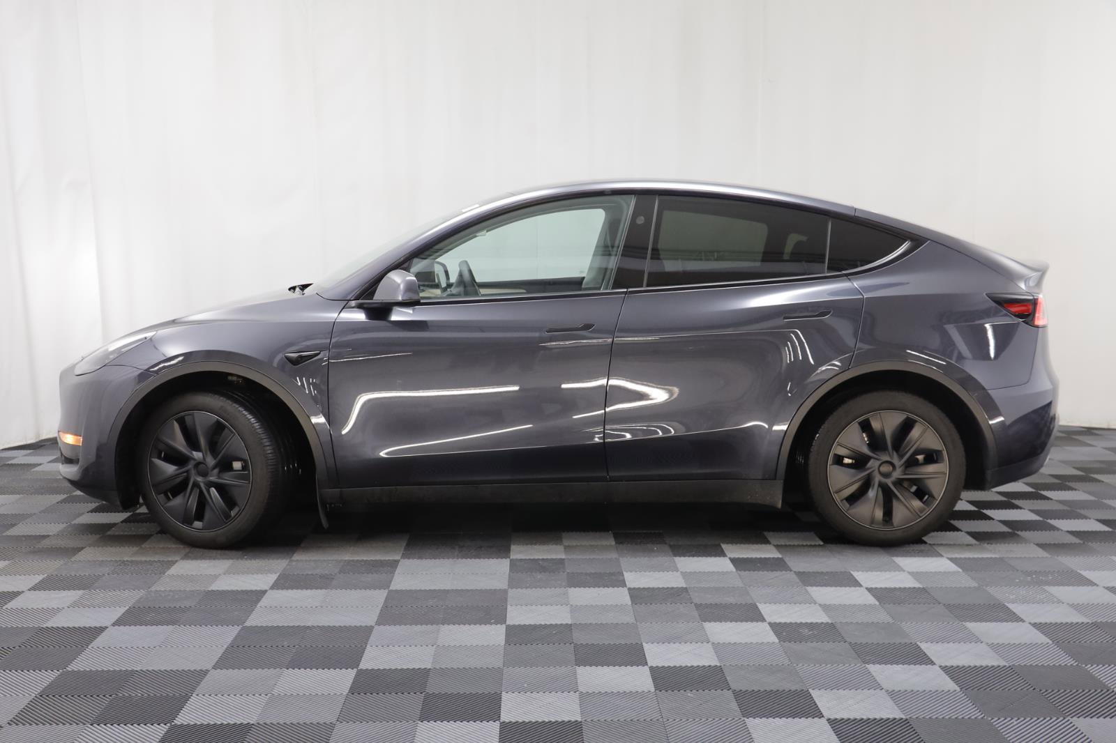 Used 2024 Tesla Model Y Long Range image 4