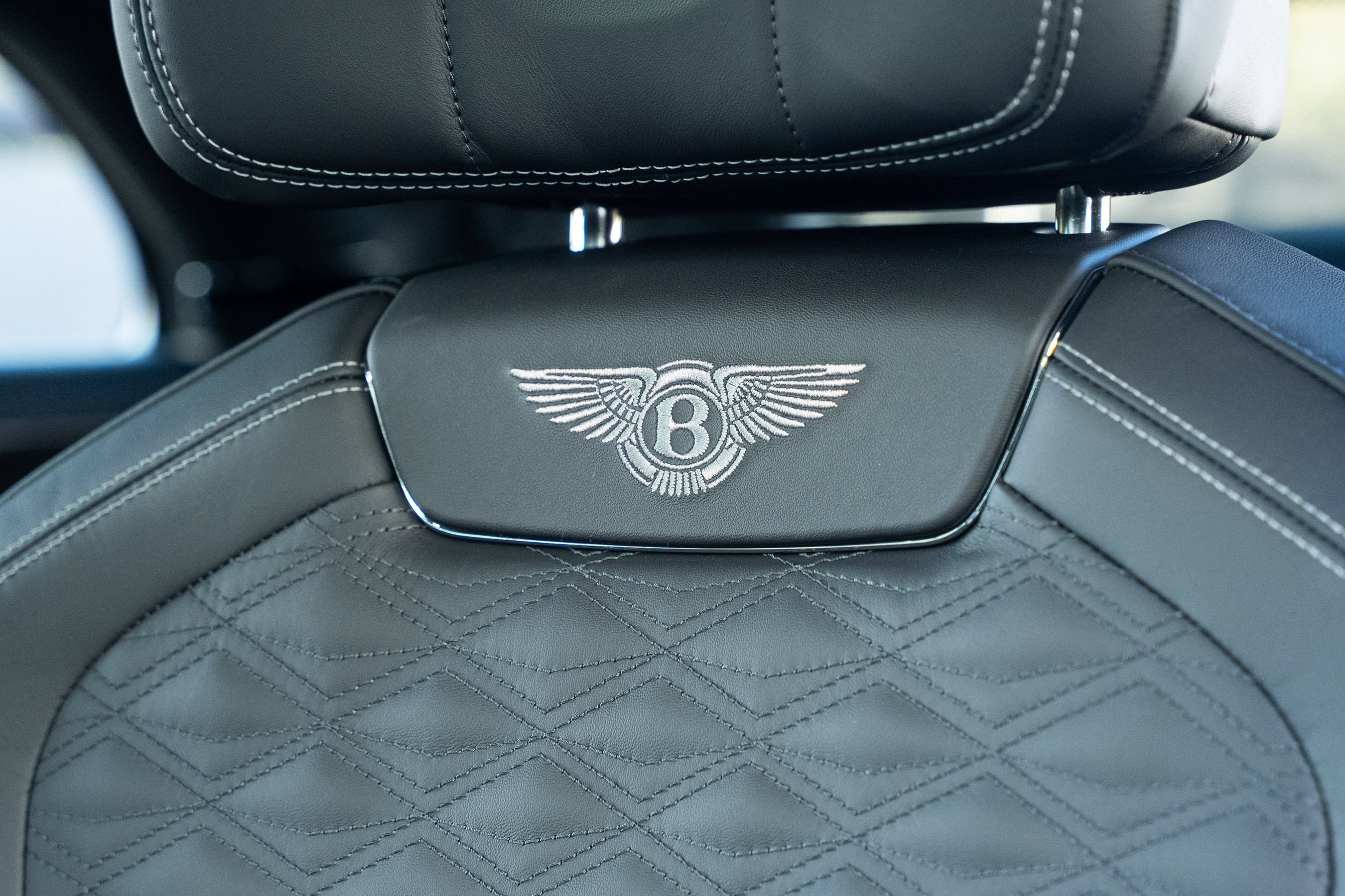 Certified 2025 Bentley Flying Spur Plug-In Hybrid AWD/4WD image 23