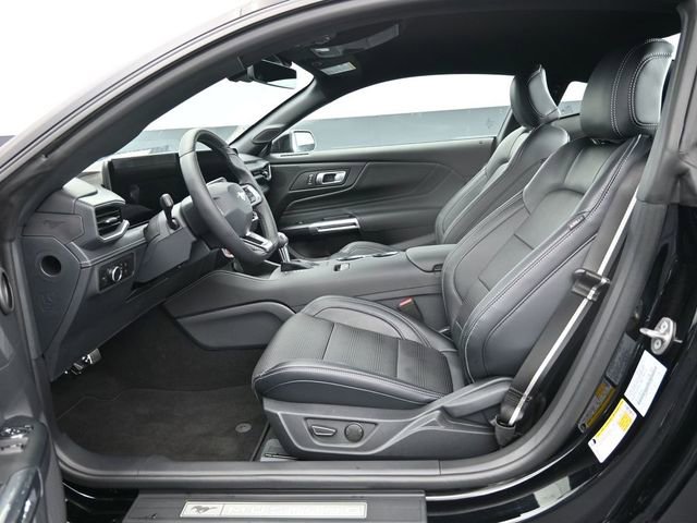 Used 2025 Ford Mustang Premium image 15