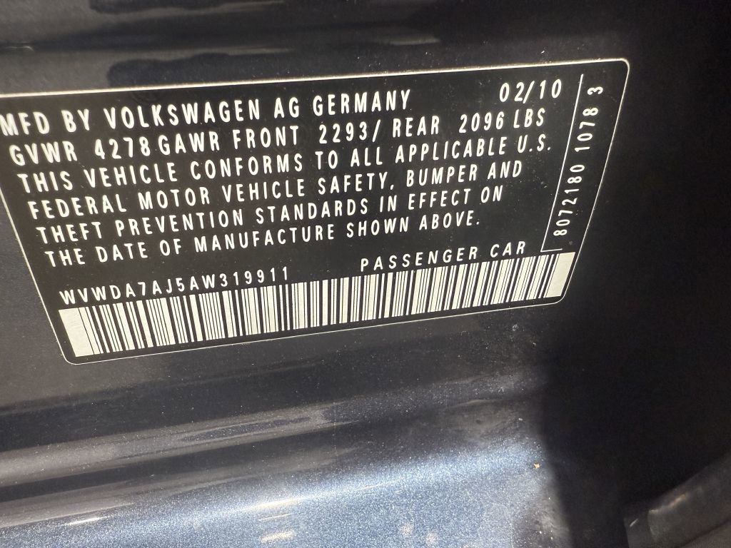 Used 2010 Volkswagen Golf 4-Door image 8