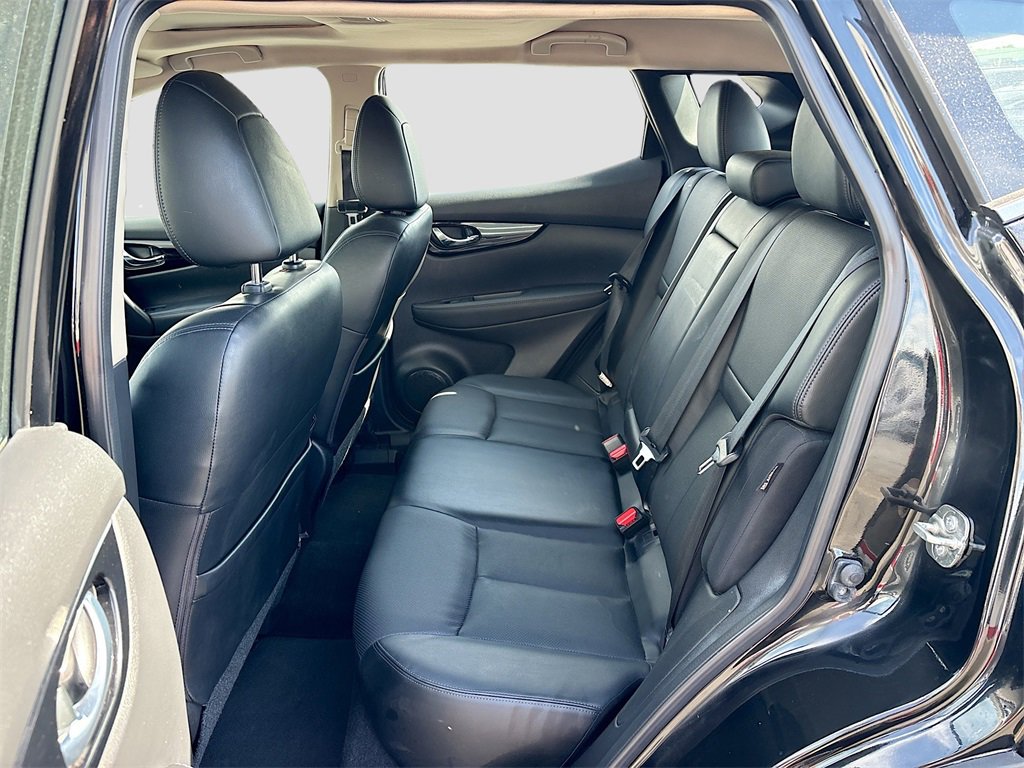 Used 2022 Nissan Rogue Sport SL w/ Premium Package image 26