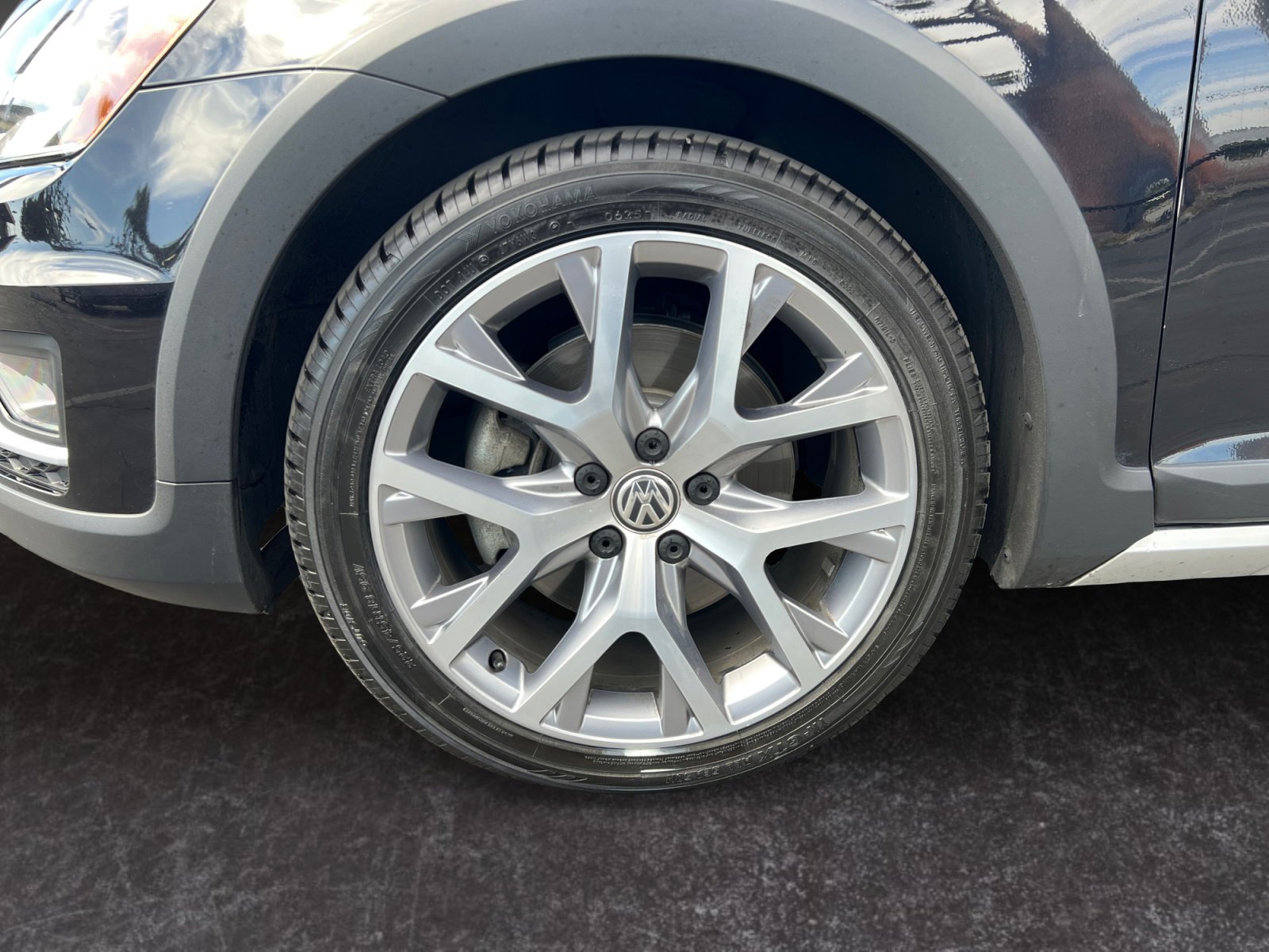 Used 2017 Volkswagen Golf Alltrack SEL image 14