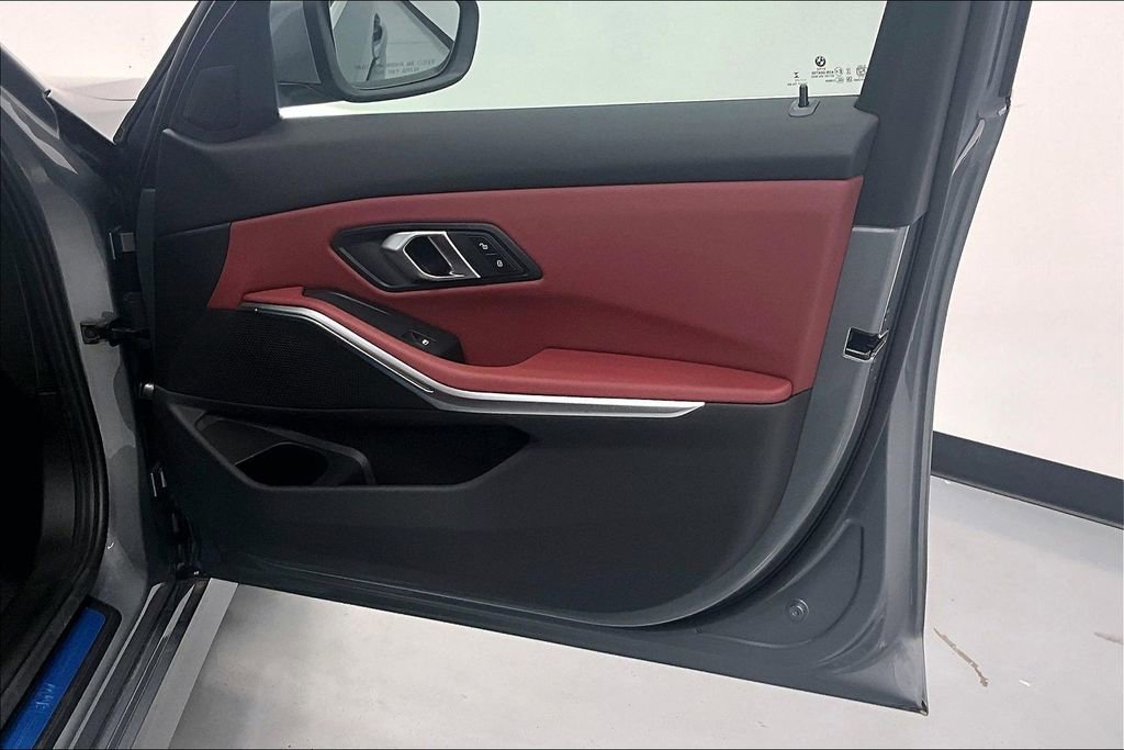 New 2025 BMW 330i Sedan RWD image 11