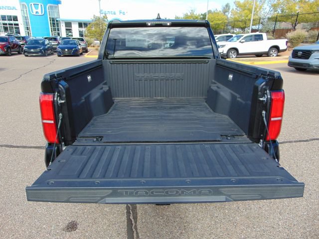 Used 2025 Toyota Tacoma SR5 AWD/4WD image 24