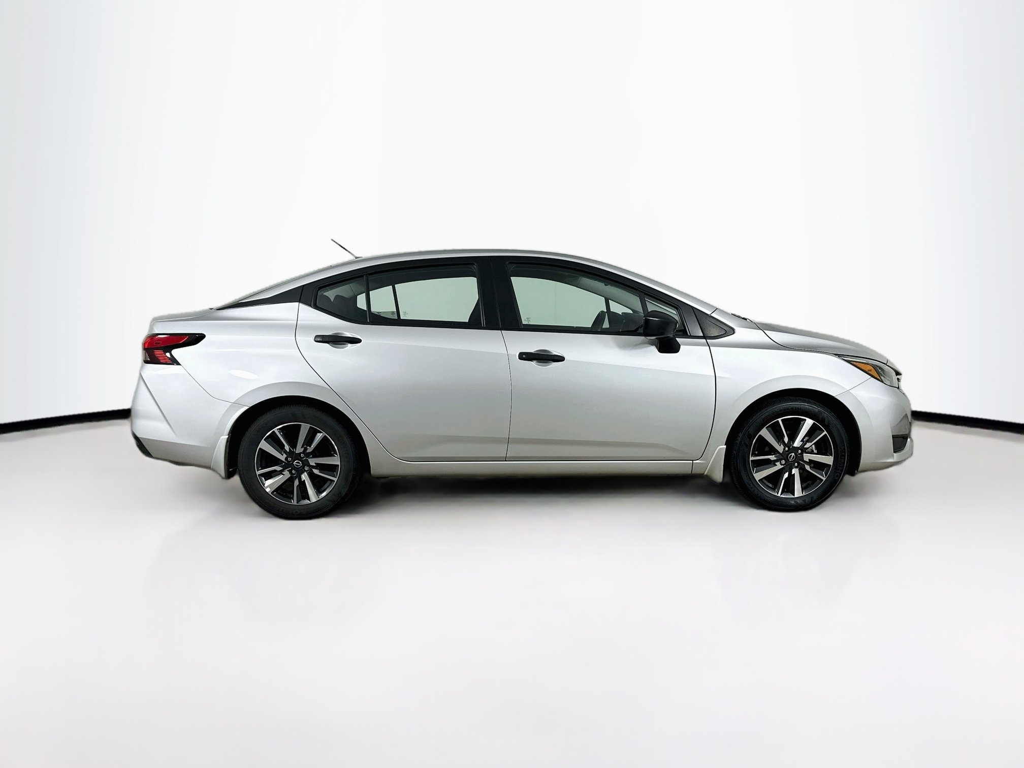 Used 2025 Nissan Versa S w/ S Plus Package FWD image 10
