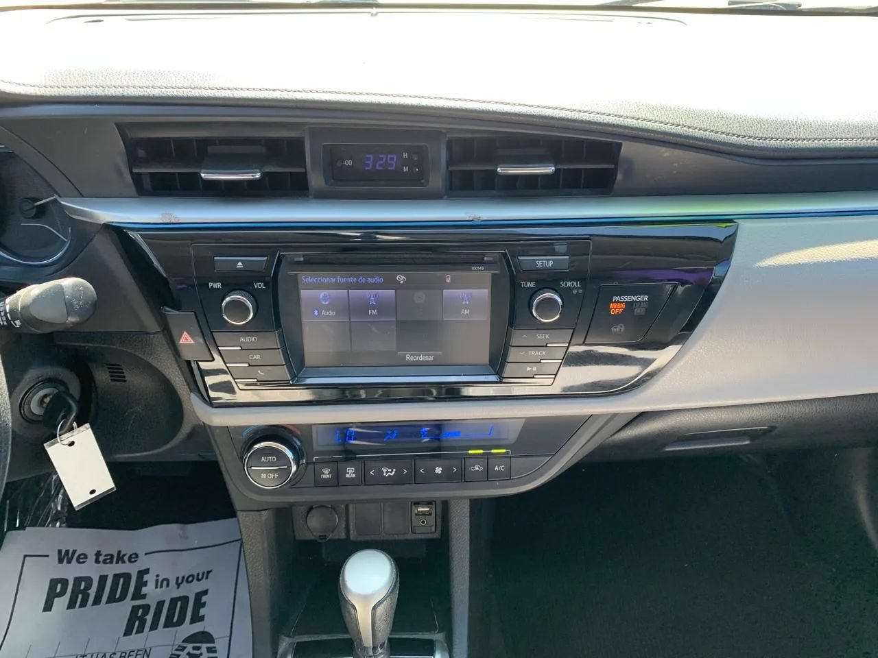 Used 2015 Toyota Corolla LE FWD image 12