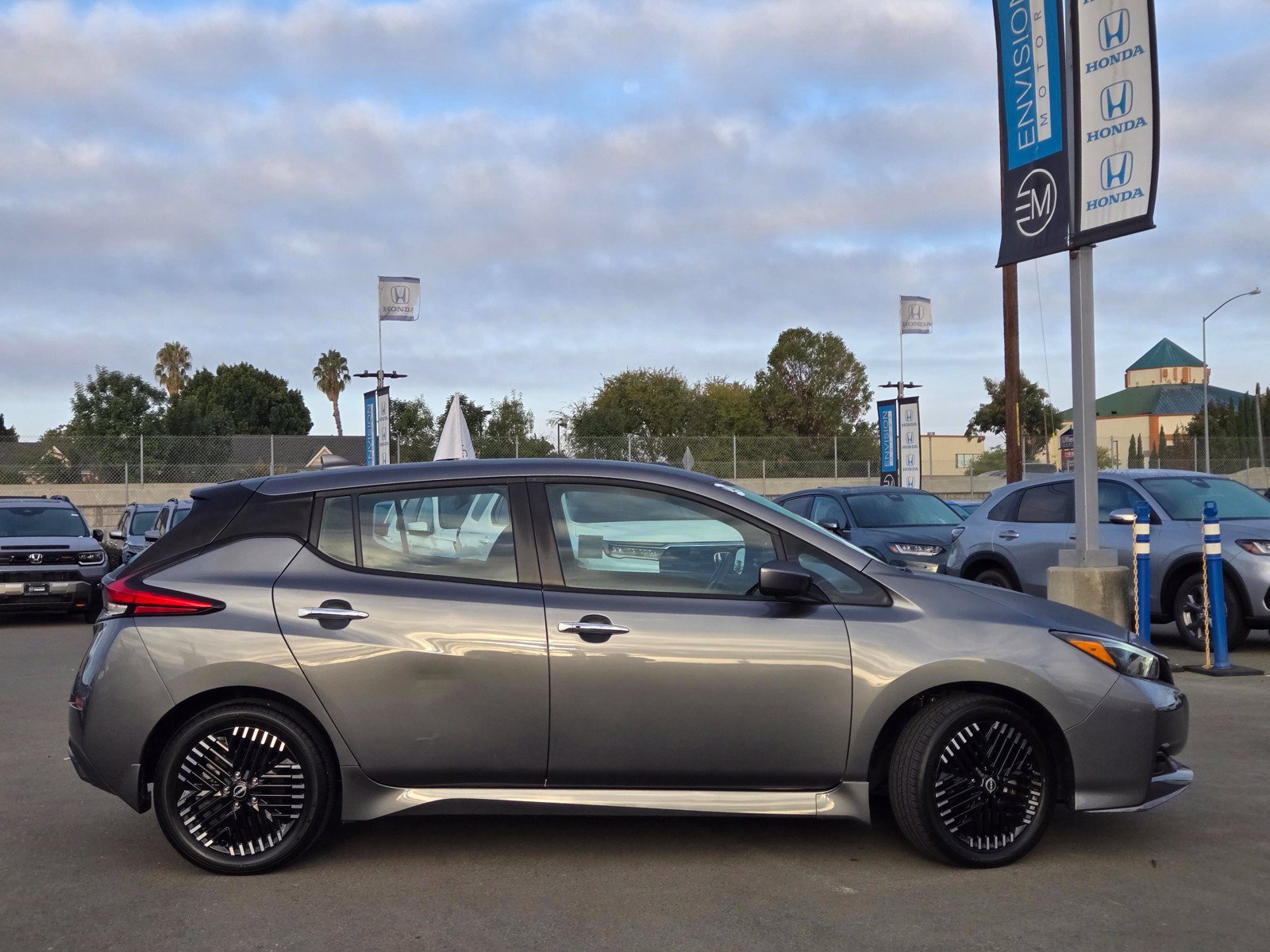 Used 2024 Nissan Leaf SV Plus FWD image 8