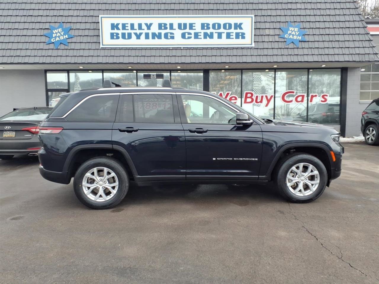 Used 2023 Jeep Grand Cherokee Limited w/ Luxury Tech Group II image 1