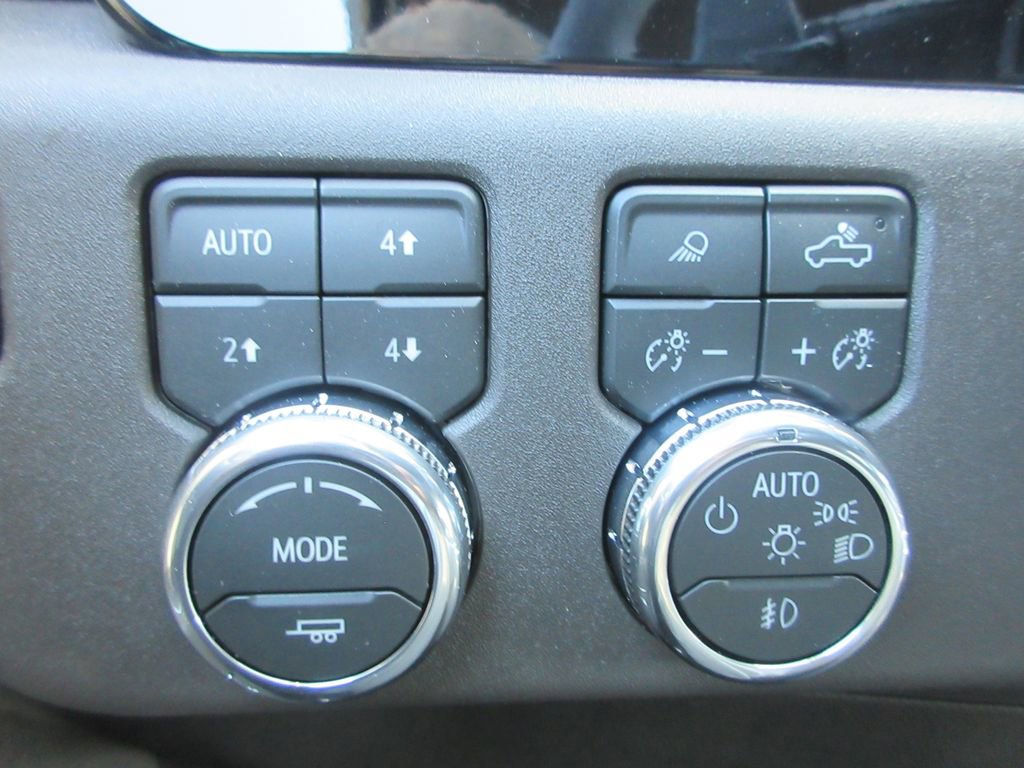 New 2026 GMC Sierra 1500 SLT w/ SLT Premium Plus Package AWD/4WD image 17