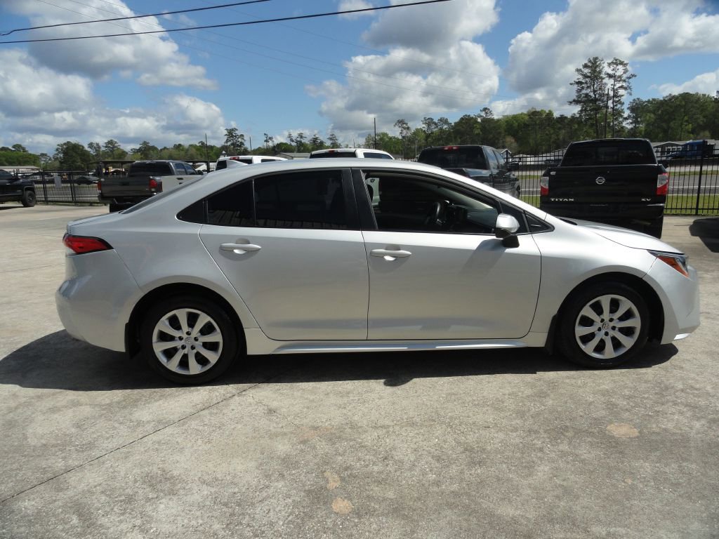 Used 2025 Toyota Corolla LE FWD image 5