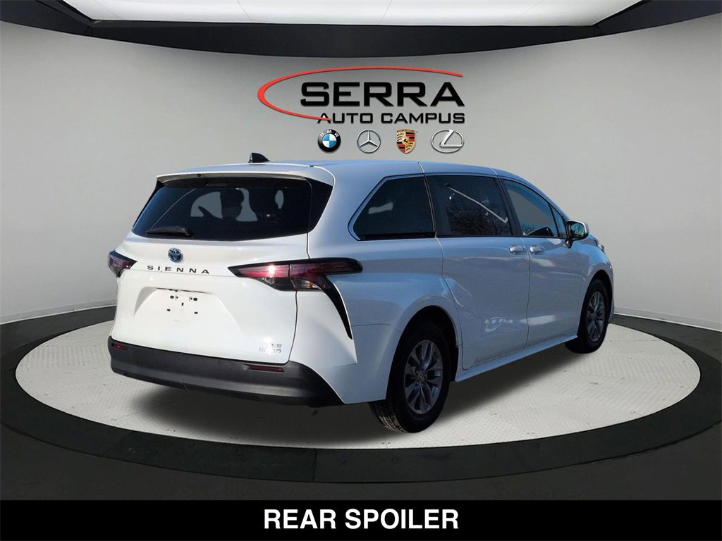 Used 2022 Toyota Sienna LE image 13